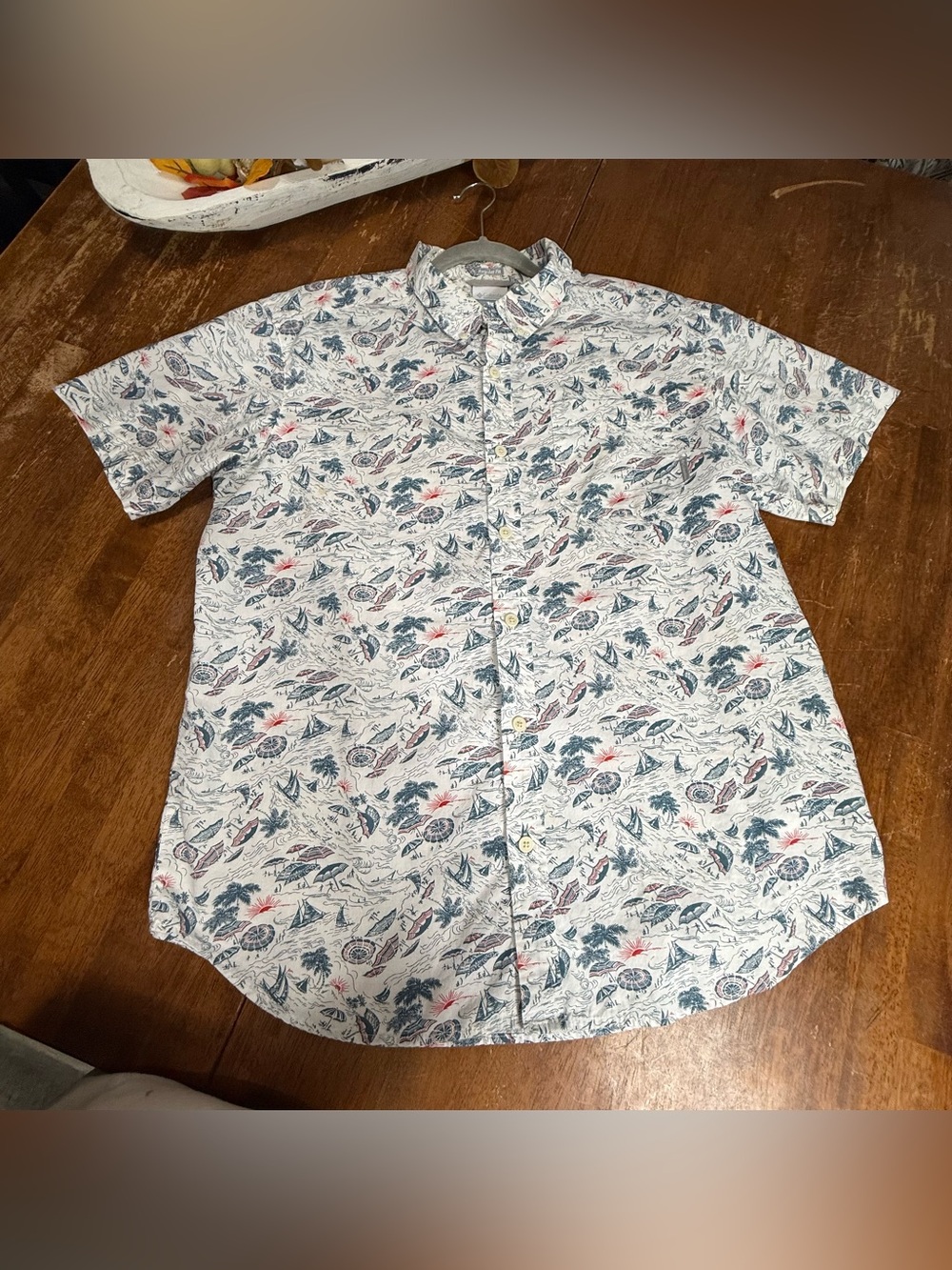 Columbia Men’s Large Regular Fit Tropical Beach Sailboat Print Short Sleeve
